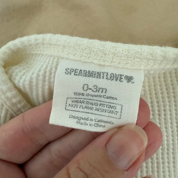 Baby Cream Ruffle double zip - Picture 5 of 5